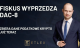 Grafika z napisem „Fiskus wyprzedza DAC-8” i „Zbiera dane podatkowe krypto już teraz”, przedstawiająca eksperta ETLEX w granatowym garniturze.
